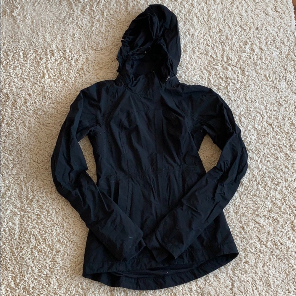 Black Lululemon running jacket
